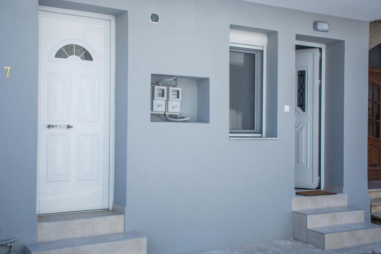 J&T Apartment - 150M From The Beach Zakynthos Town Exterior photo